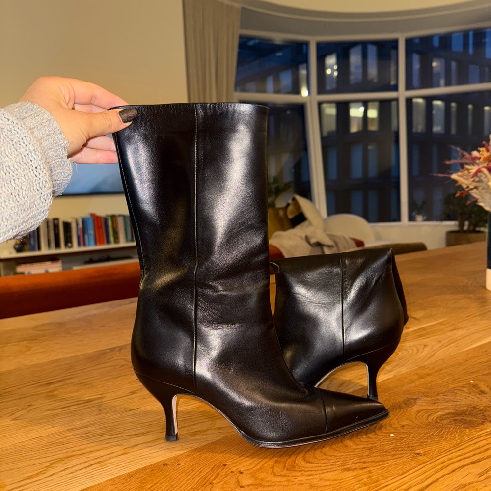 Elegant Black Leather Women's Boots